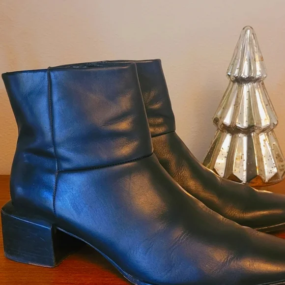 Women's COLE HAAN BLack Leather Ankle Boots - Picture 1 of 7